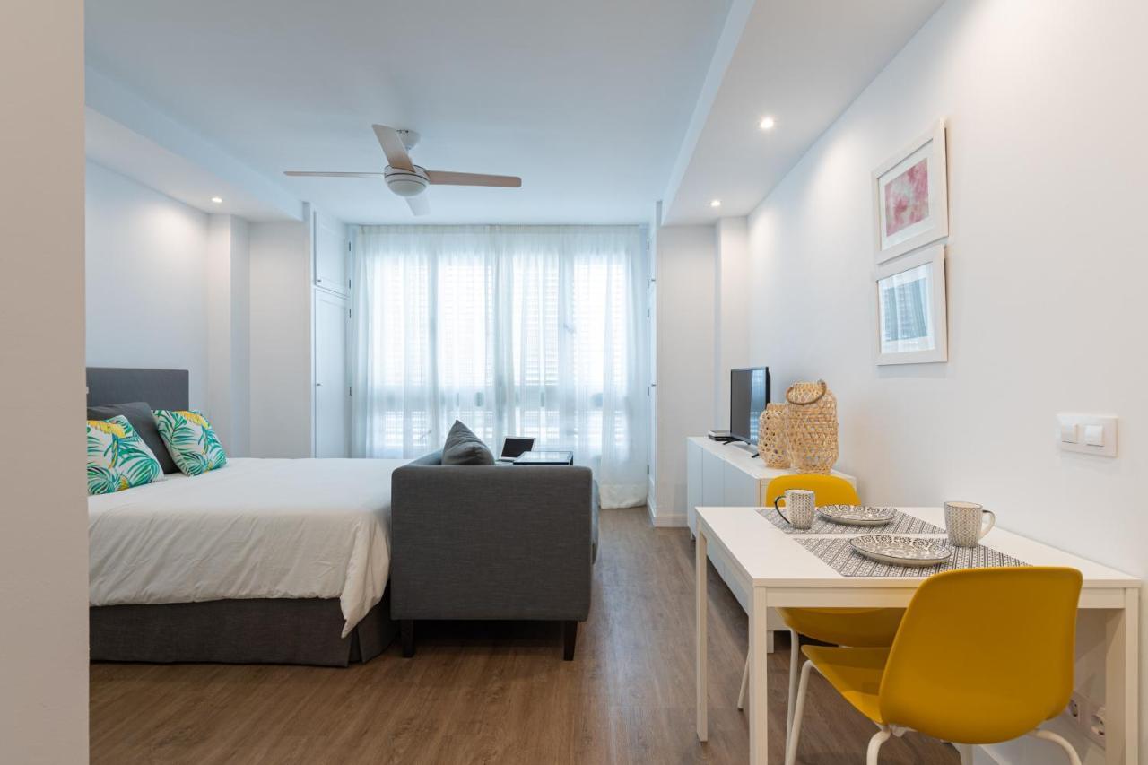 Homeforguest Moderno Estudio Junto A Las Canteras Las Palmas Exterior photo